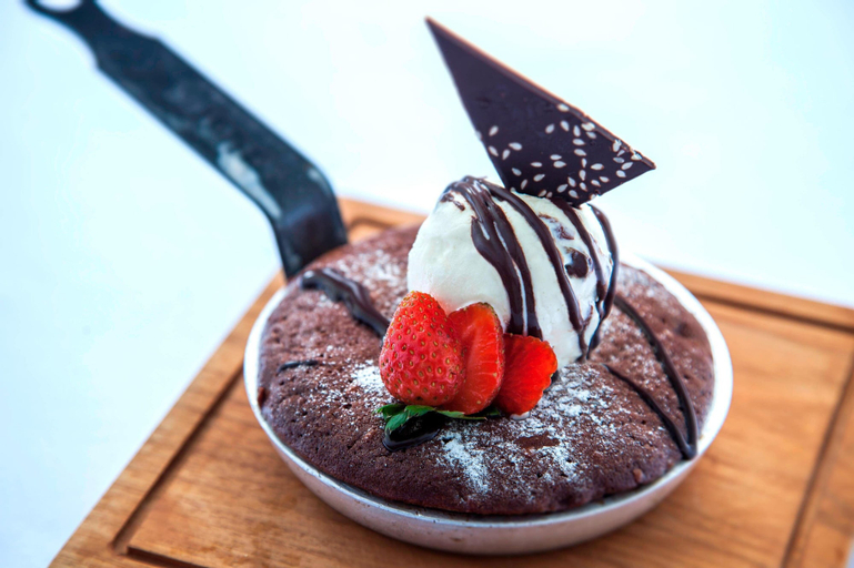 Food & Drinks 12