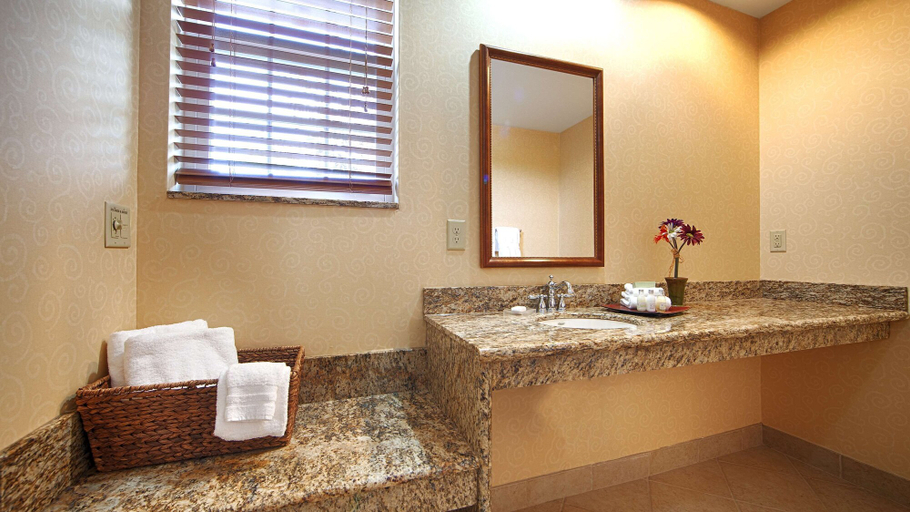 Bathroom 4, Best Western Plus Ticonderoga Inn & Suites, Essex