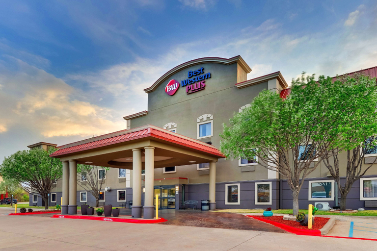 Exterior & Views 2, Best Western Plus University Inn & Suites, Wichita