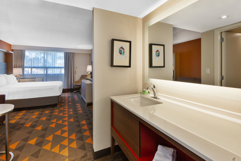 Bedroom 4, Holiday Inn ST. JOHN'S CONFERENCE CENTRE by IHG, Division No. 1