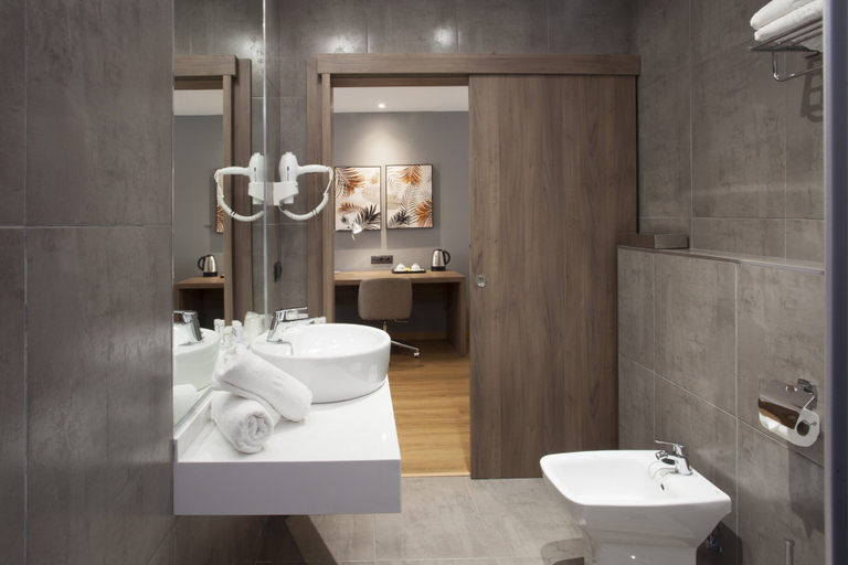 Bathroom 5, Hotel Colón Rambla, Santa Cruz de Tenerife