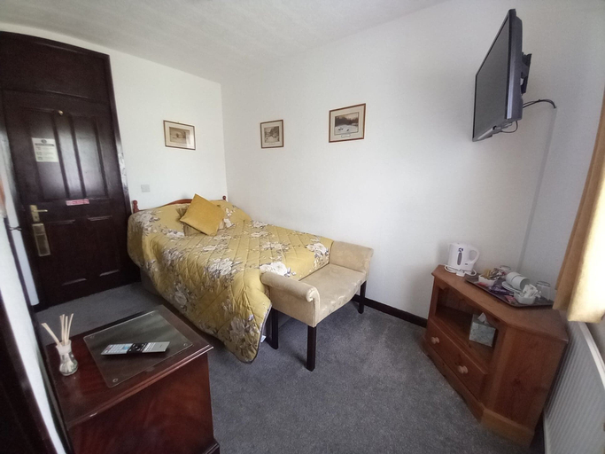 Bedroom 3, The Griffin Inn, Powys