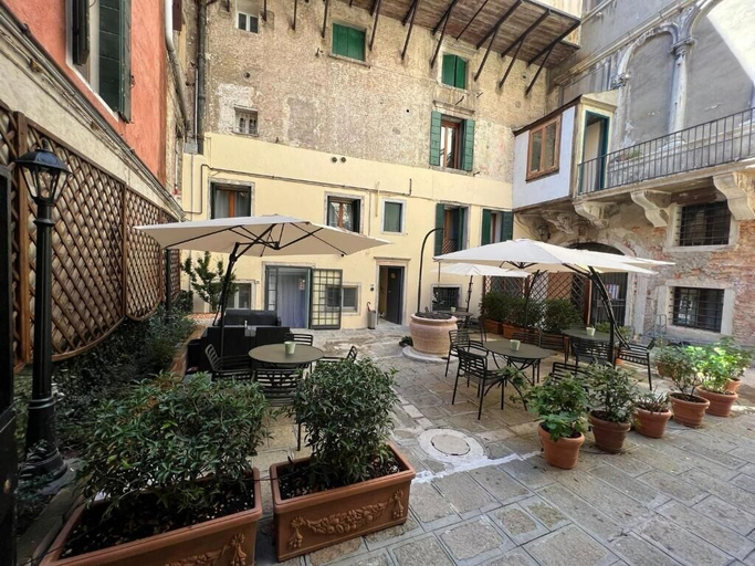 Exterior & Views 2, Corte del Doge di Rialto, Venezia