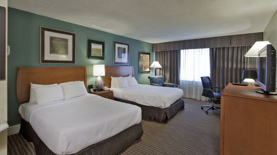 Bedroom 3, The Rockville Hotel, a Ramada by Wyndham, Montgomery