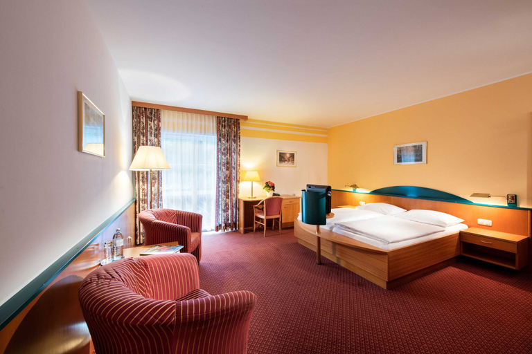 Bedroom 3, PARKHOTEL zur KLAUSE, Steyr Land
