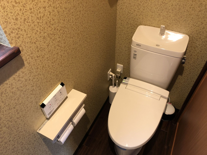 Bathroom 4, Taisho Aburaya, Takayama
