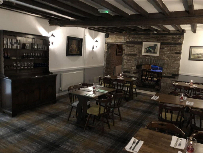 Food & Drinks 5, The Griffin Inn, Powys