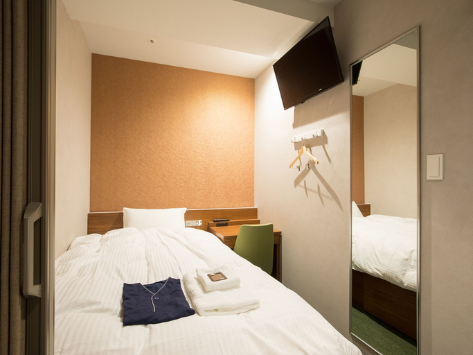 Bedroom 3, Gardens Cabin, Sapporo