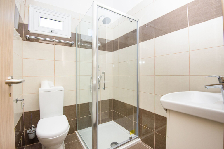 Bathroom 3, Paul Marie Hotel Apartments