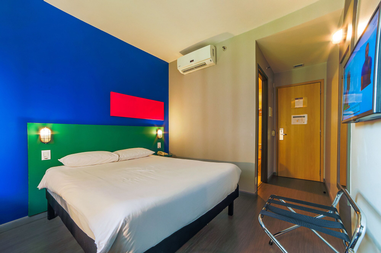 Bedroom 25