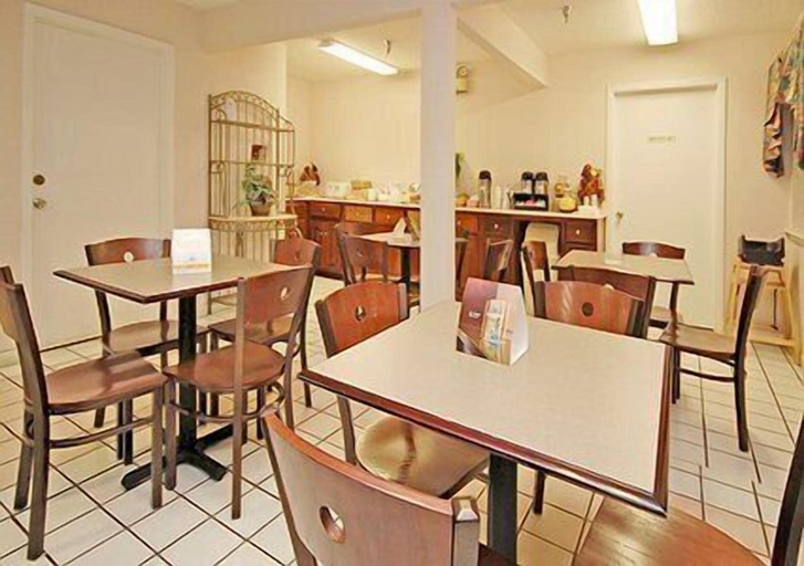 Food & Drinks 5, Quality Inn, Haywood