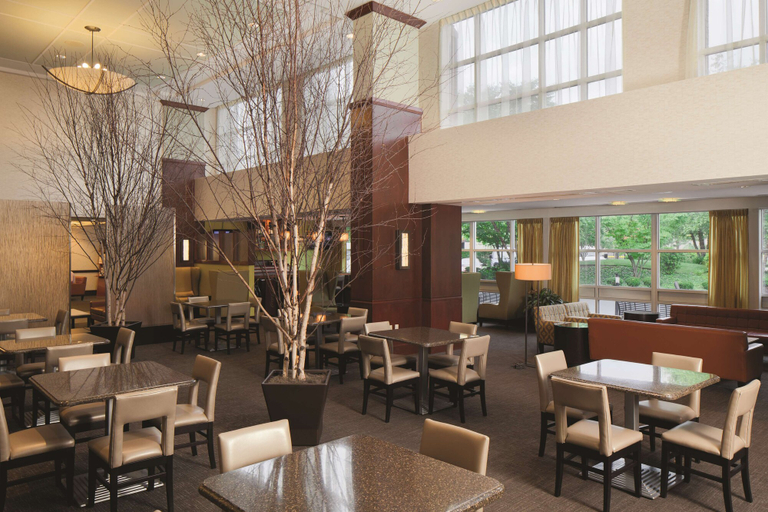 Food & Drinks 5, DoubleTree by Hilton Hotel Boston Bayside, Boston