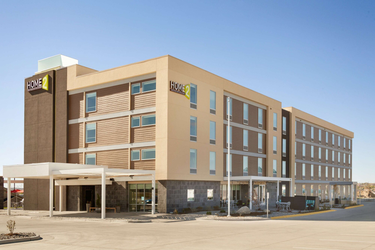 Exterior & Views