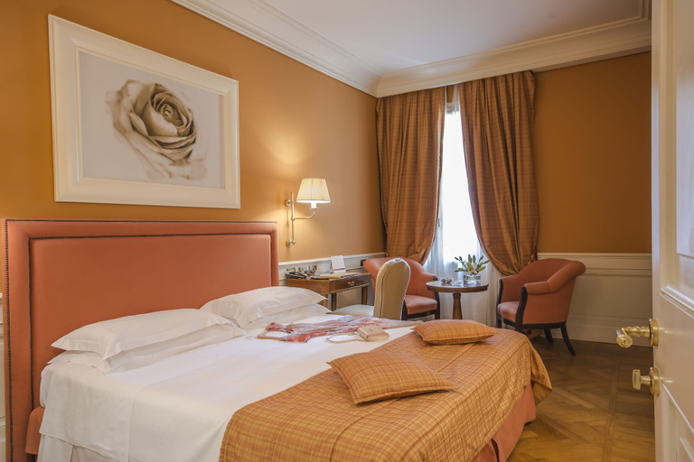 Bedroom 3, Hotel Corona d'Oro, Bologna