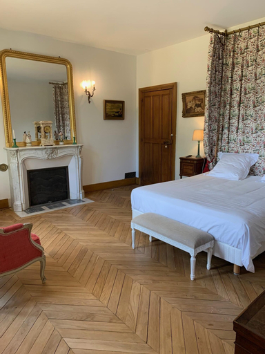 Bedroom 4, L'abeaupinière, Indre