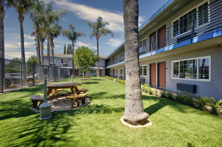 Others 5, Hyland Motel Van Nuys, Los Angeles