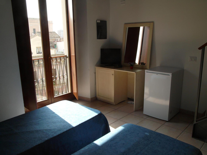 Bedroom 4, Ostello Cagliari, Cagliari