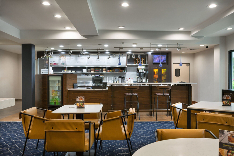 Food & Drinks 4, Courtyard By Marriott Winston-Salem Hanes Mall, Forsyth