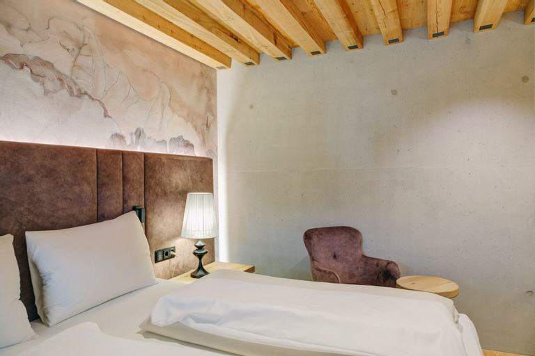 Bedroom 3, Boutique Hotel im Auracher L��chl, Kufstein