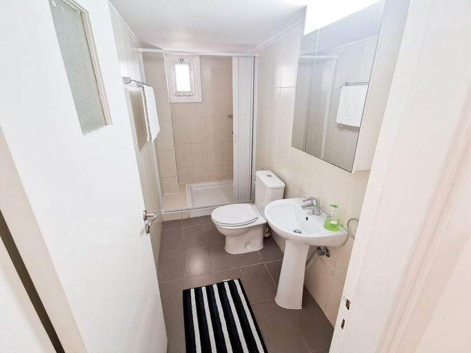 Bathroom, Island Time Holiday Apartment, Larnaca