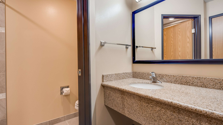 Bathroom 4, Best Western Plus Grapevine Inn, Yakima