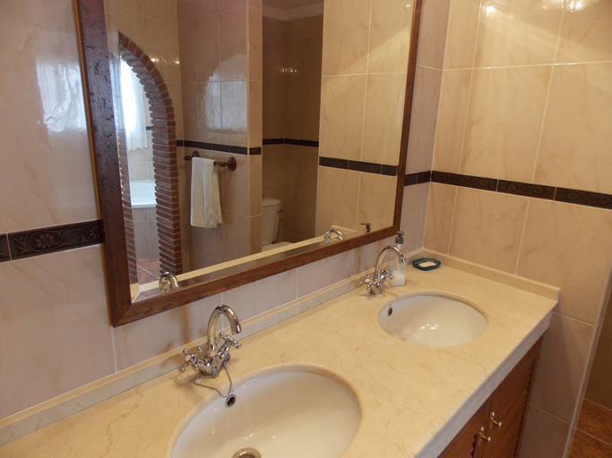 Bathroom 4, Spacious Townhouse Near Beaches & Golf, Málaga
