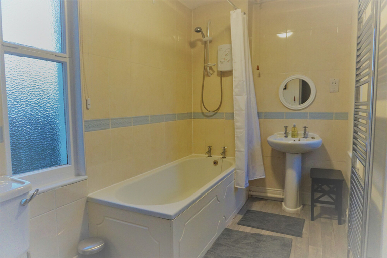 Bathroom 4, The Shepherds Inn, Cumbria