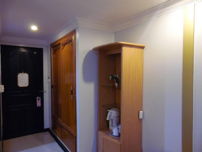 Others 5, Golden Gate Hotel, Phnom Penh
