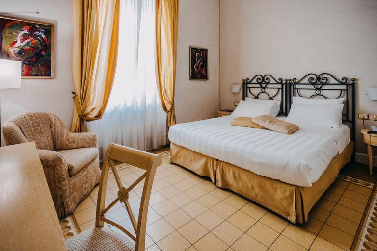 Bedroom 4, Costantinopoli 104, Napoli