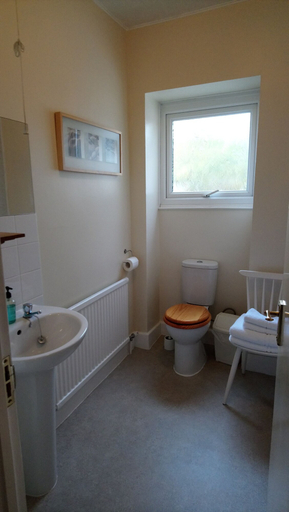 Bathroom 4, Harbourlight Guest House, Pembrokeshire