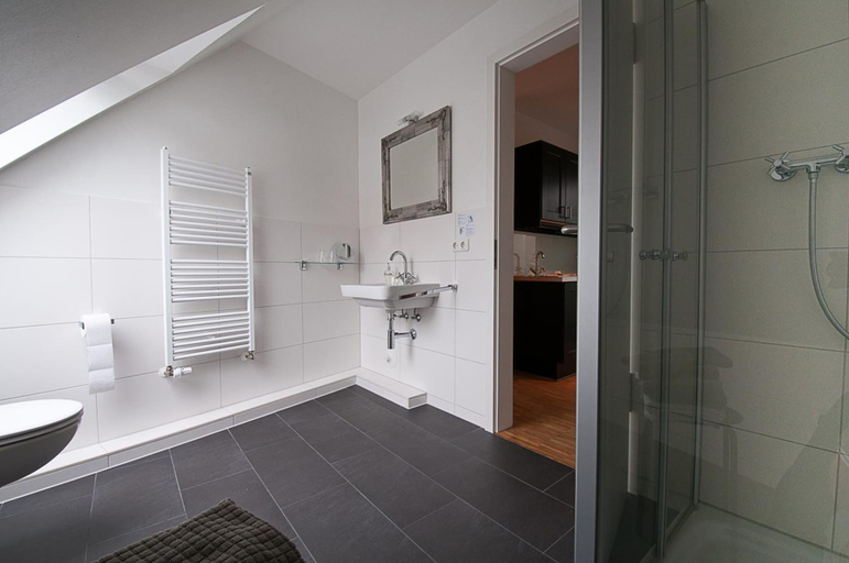 Bathroom 5, Heldts Apartment-Hotel, Rendsburg-Eckernförde