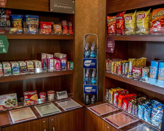Food & Drinks 5, Comfort Suites Portland Southwest, Multnomah