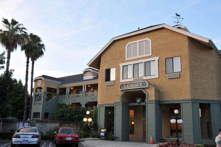 Exterior & Views 2, Oak Tree Inn, Los Angeles