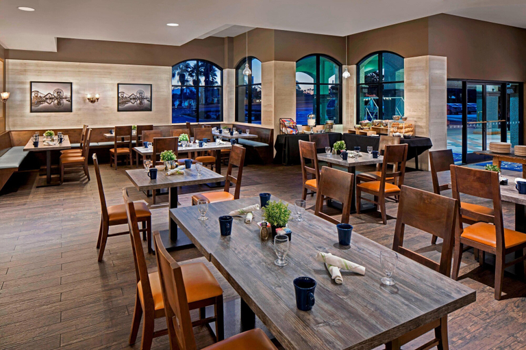 Food & Drinks 5, Four Points by Sheraton Anaheim, Orange