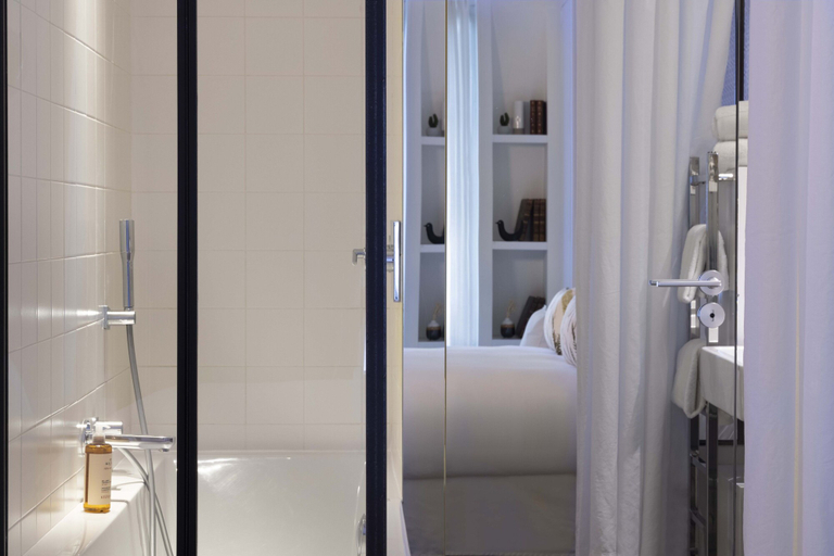 Bedroom 2, Hôtel de Banville, Paris