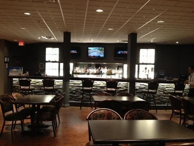 Food & Drinks 5, Ramada by Wyndham Edmonton South, Division No. 11