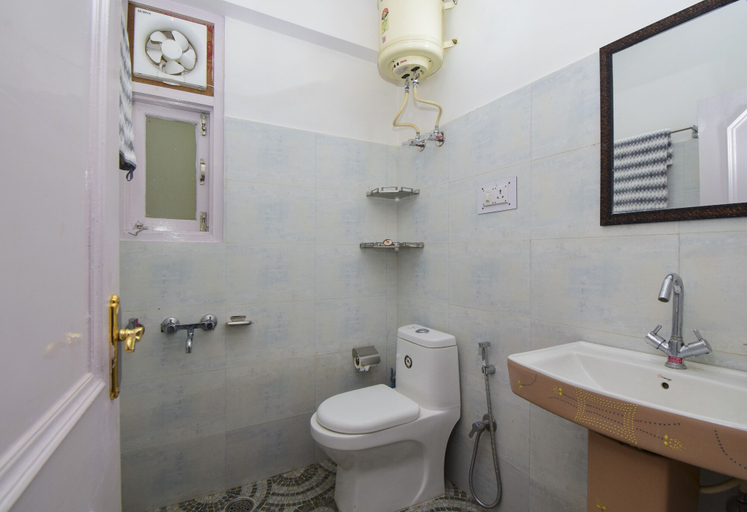 Bathroom 4, Mashobra Homestay by Dumnu Homes, Shimla