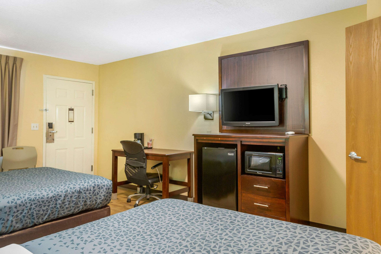 Bedroom 3, Econo Lodge West - Coors Blvd, Bernalillo