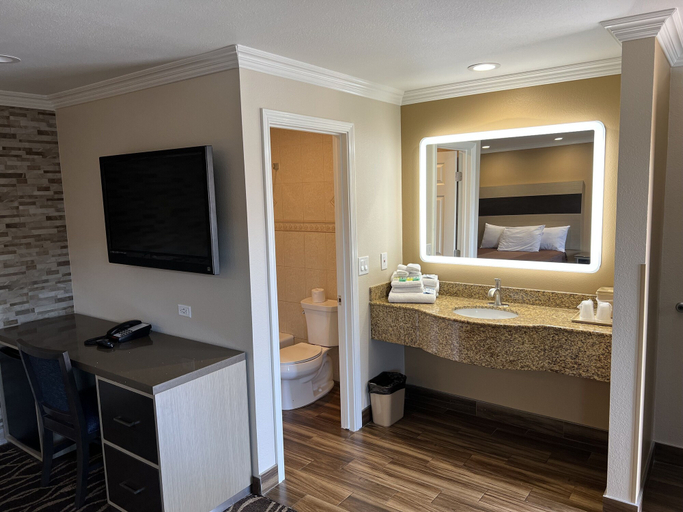 Bathroom 4, Walnut Inn & Suites West Covina, Los Angeles