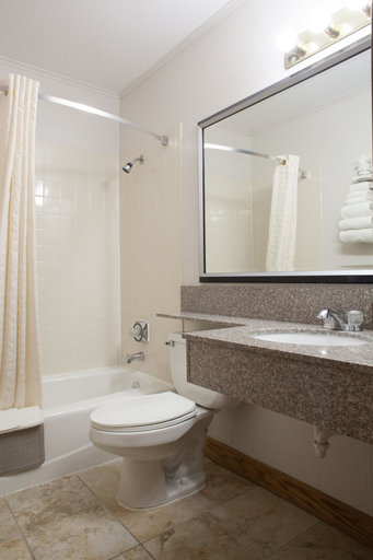 Bathroom 4, Heartland Inn, Johnson