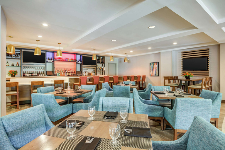 Food & Drinks 5, Hilton Garden Inn Boston/Waltham, Middlesex