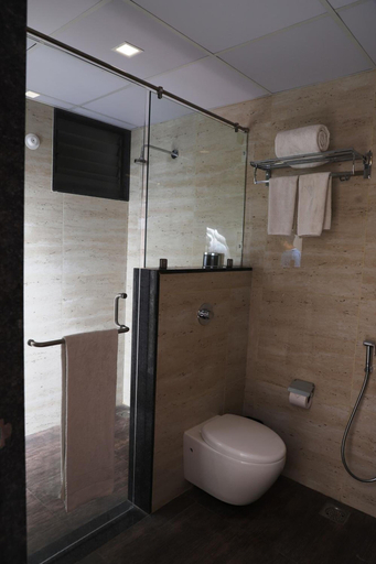 Bathroom 4, Kyriad Hotel Vijayapura, Bijapur
