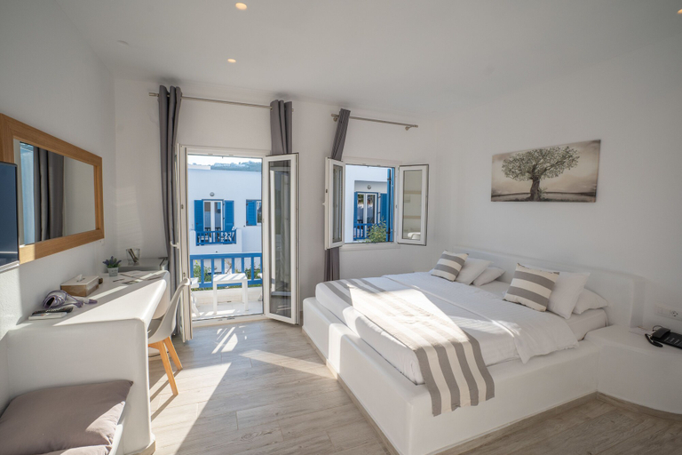Bedroom 3, Acrogiali Beachfront Hotel, South Aegean