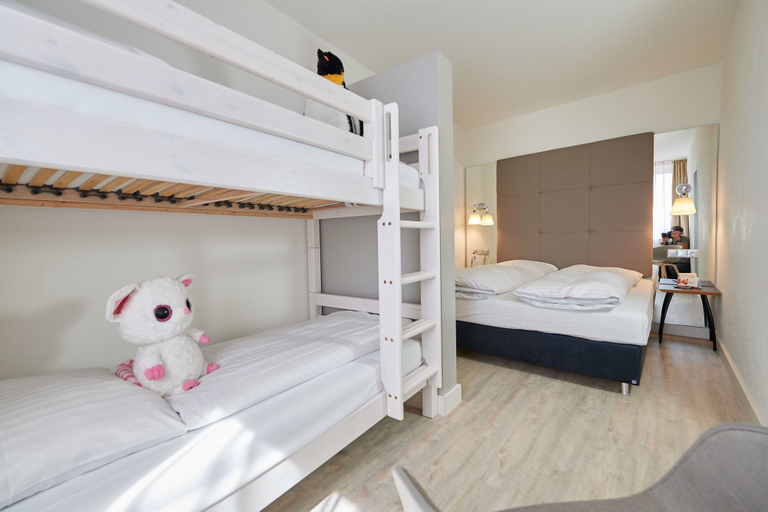 Bedroom 3, Hotel Amadeus, Region Hannover
