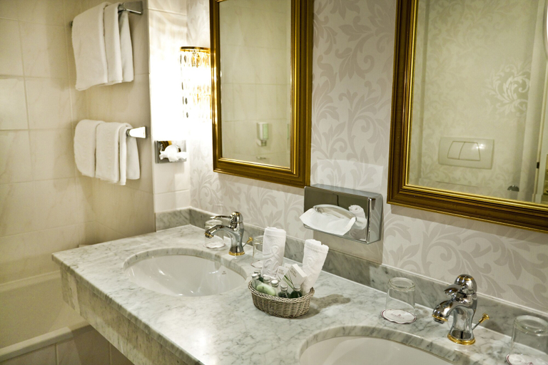Bathroom 4, Parkhotel Graz - Traditional Luxury, Graz