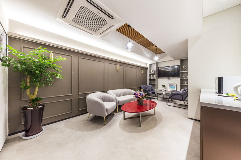Others 1, Sincheon Hotel Bom, Songpa