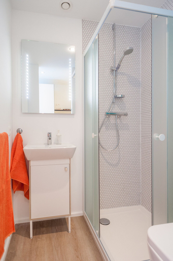 Bathroom, Ooostel 2be Zaventem, Vlaams Brabant