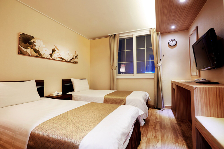 Bedroom 4, Uljiro Co-Op Residence, Jung