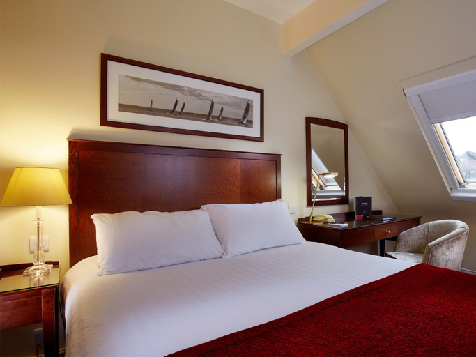 Bedroom 3, Elmers Court Hotel, Hampshire