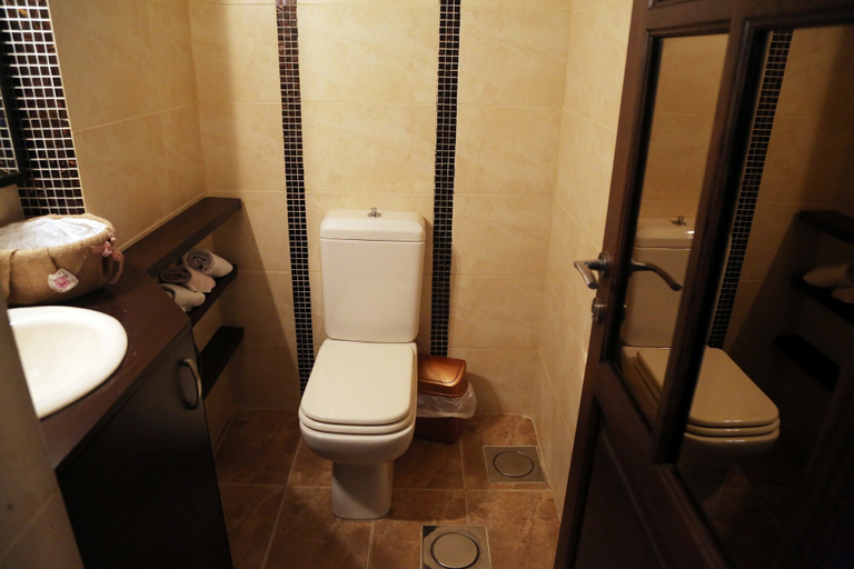 Bathroom, Quiet Comfy and Epic Seaview, Jubail
